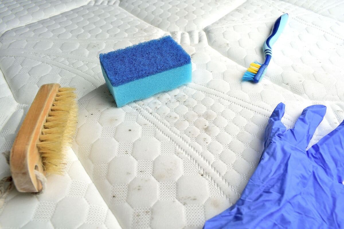 comment-nettoyer-son-matelas-toutes-les-solutions