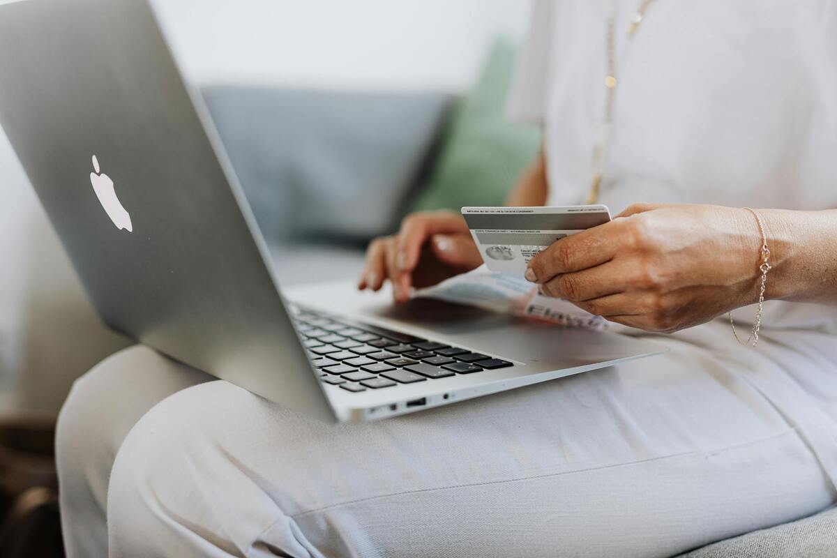 pourquoi-privilegier-lachat-de-son-matelas-en-ligne-plutot-quen-magasin